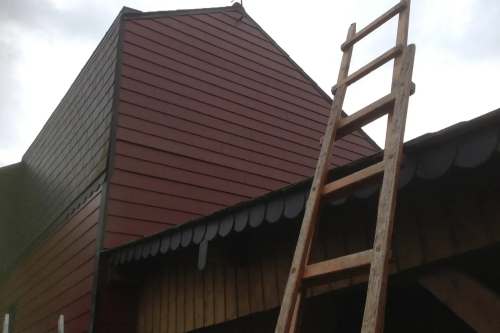 Pose de lames de bardage sur pignons et façades