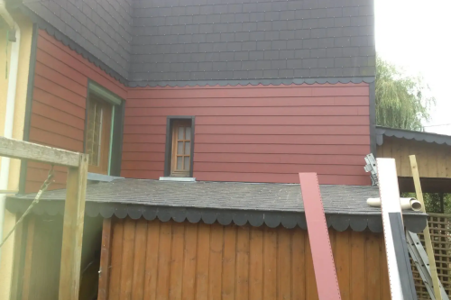 Pose de lames de bardage sur pignons et façades