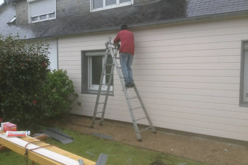 Pose d'un bardage composite extérieur sur façade
