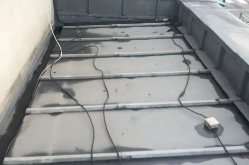 Etanchéité d'un toit plat en zinc